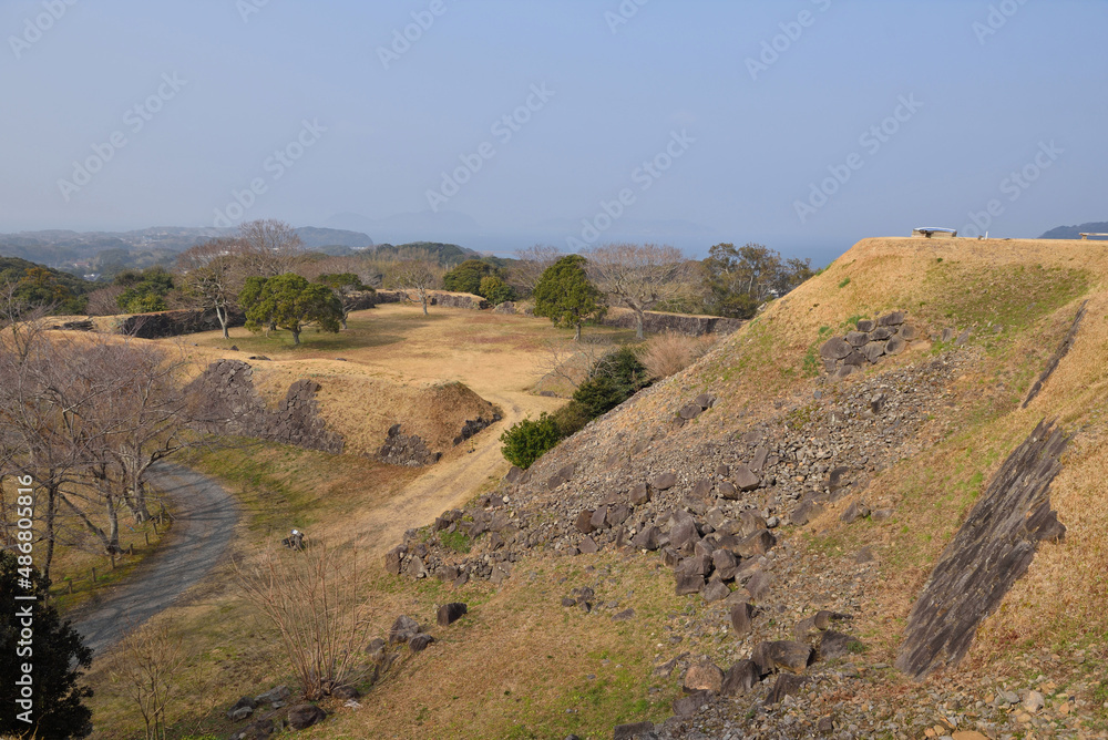 Fototapeta premium 名護屋城跡「天守台と遊撃丸」