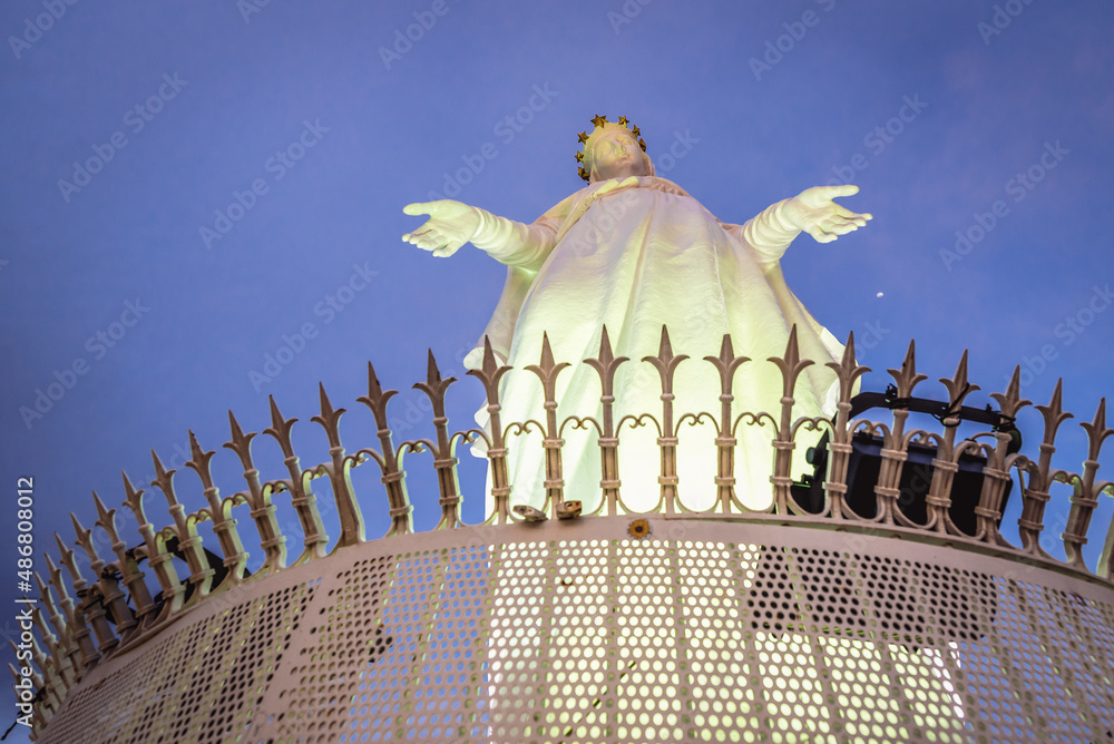 Φωτογραφία Statue in Shrine of Our Lady of Lebanon located in Harissa town, Lebanon