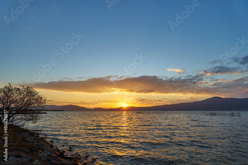 琵琶湖湖畔の夕日 © sakura