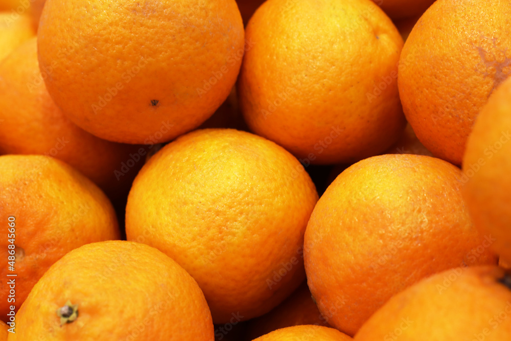 Oranges on the shelfLots of oranges in the supermarket. Fruit photo. Oranges on the shelfLots of oranges in the supermarket. Fruit photo.