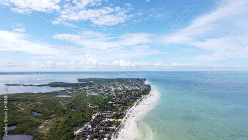 Insel Holbox auf Yucatan in Mexiko mit Drohne aufgenommen © schwede-photodesign