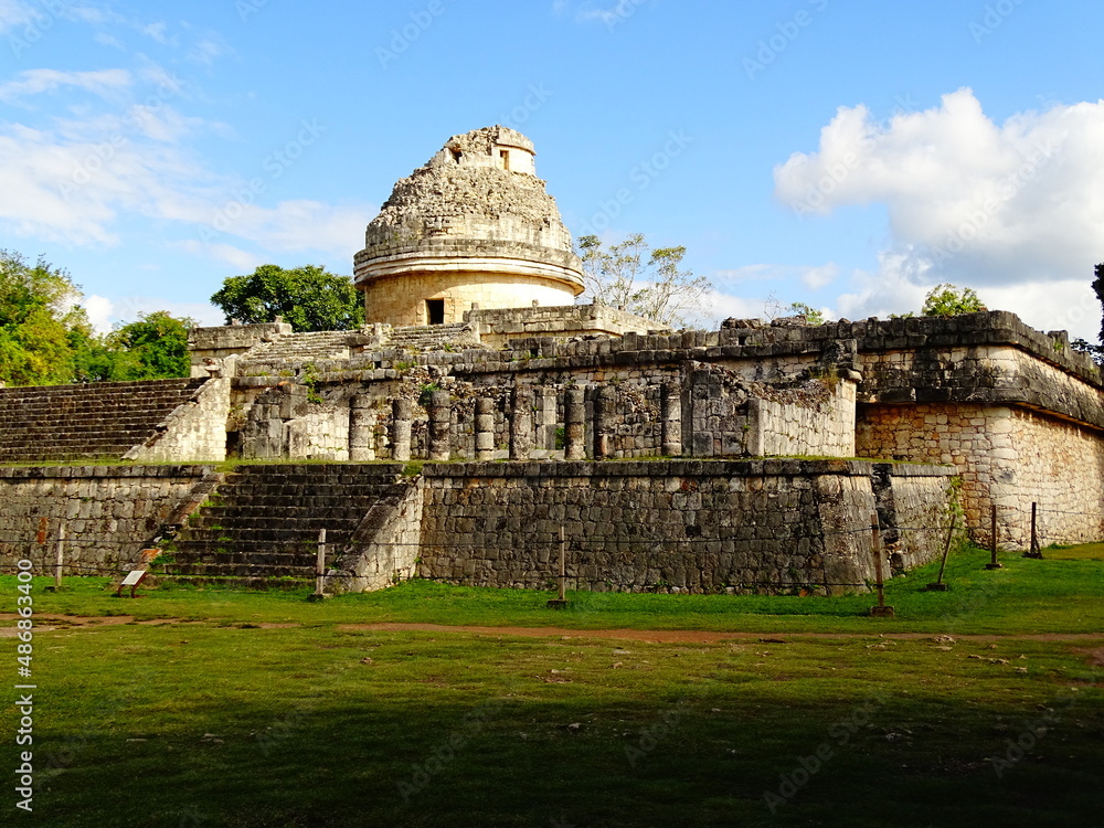 View of caracol, observatory of chichenitza, Mexico.