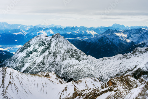 Berge der Alpen im Winter