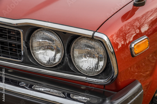 古い自動車のヘッドライト Headlight of the old car