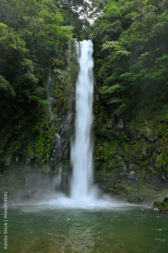 Obraz premium 八戸観音滝