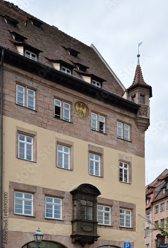 Historisches Bauwerk in der Altstadt von Nürnberg, Franken, Bayern