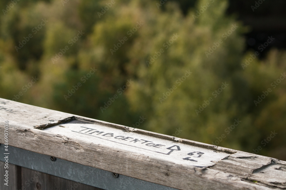 sign to timboektoe sign to timboektoe