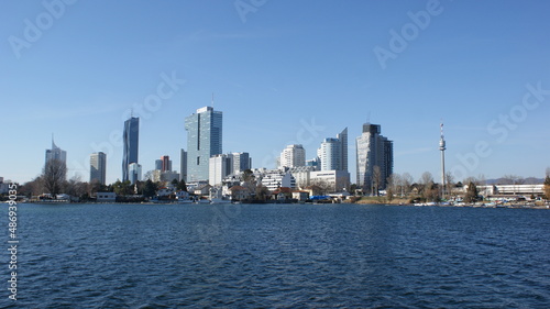 city skyline Vienna © LAKESIDE  Explorer 