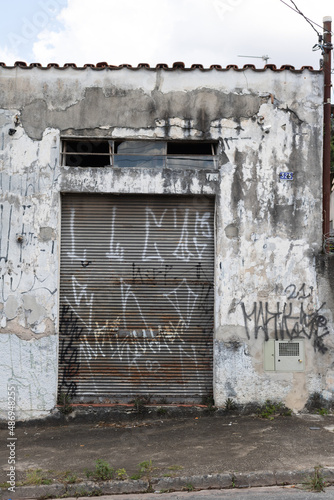 Porta de garagem Danificada photo