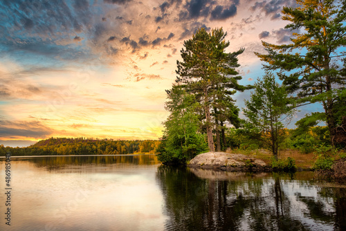 Fototapeta Naklejka Na Ścianę i Meble -  sunrise over the lake