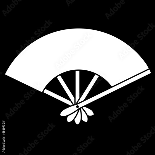 家紋です。五本骨扇といいます。