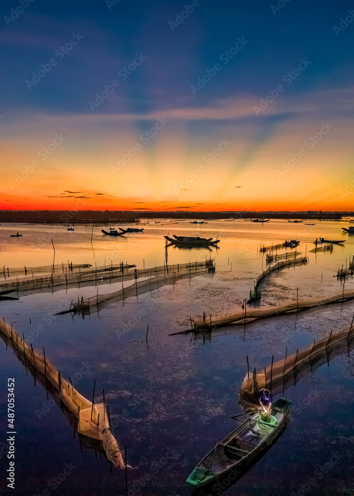 Fototapeta premium Quang Loi lagoon in group lagoon Tam Giang in Hue, Vietnam
