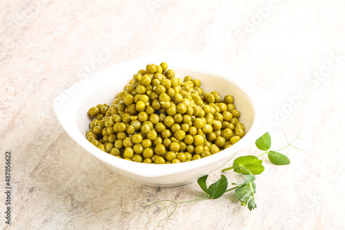 Fototapeta Naklejka Na Ścianę i Meble -  Marinated Green peas in the bowl
