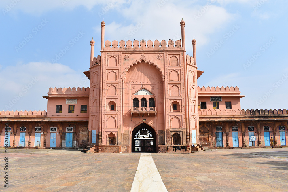 Front entrance of Taj-ul-Masjid, an Islamic architecture, mosque situated in Bhopal, India. It is the largest mosque in India and one of the largest mosques in Asia.