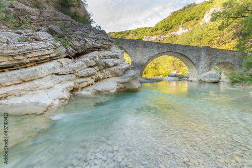 View of the medieval bridge in the gorges of Meouge .