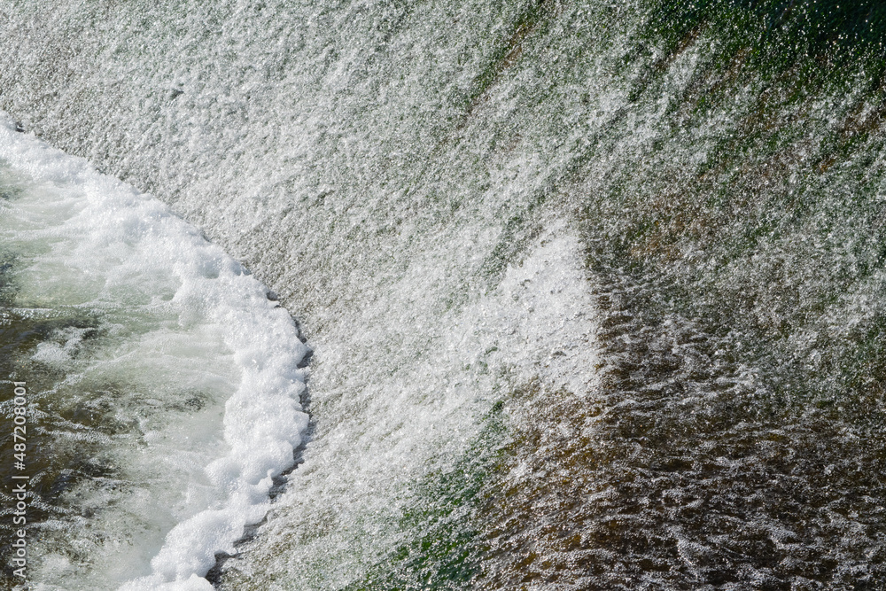 Obraz premium waterfall in the snow