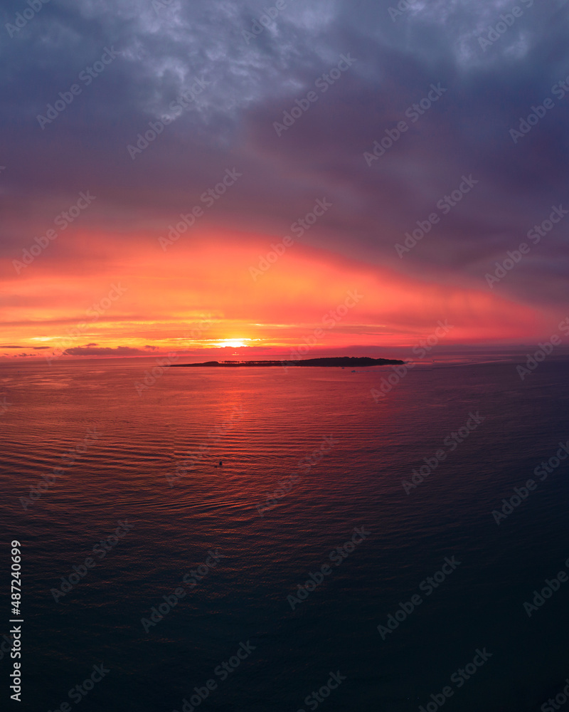 Fototapeta premium Atardecer sobre isla en Uruguay