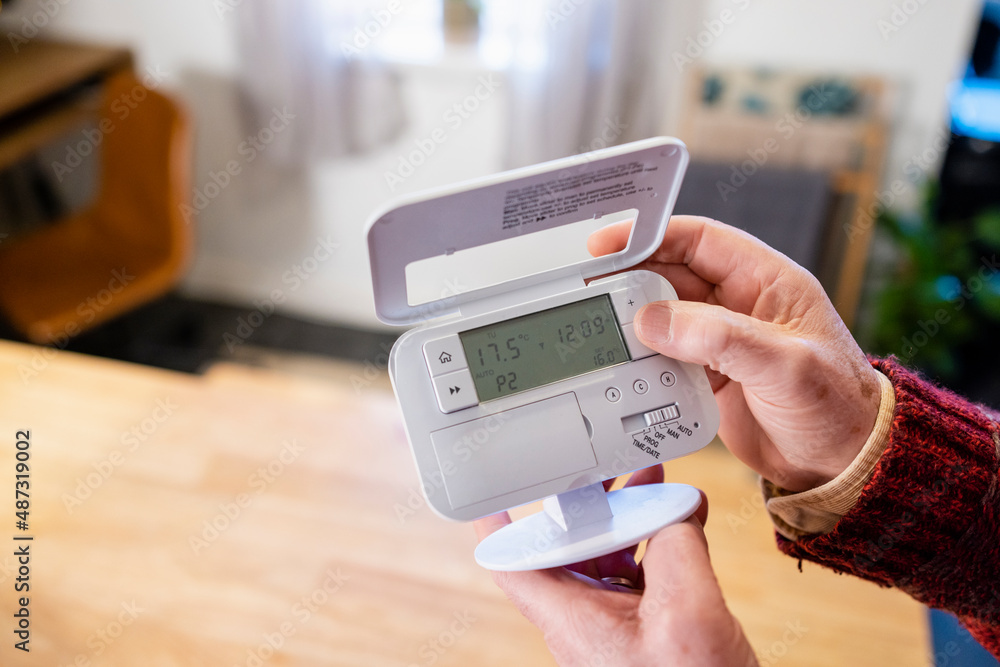 Checking the Thermostat Checking the Thermostat