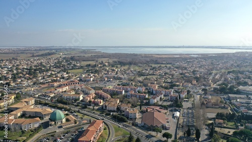 vue aérienne de Montpellier, Lattes et Mauguio dans le sud de la France en Occitanie