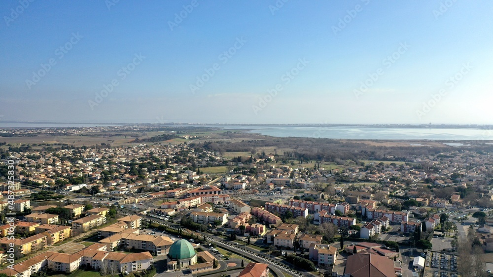 vue aérienne de Montpellier, Lattes et Mauguio dans le sud de la France en Occitanie