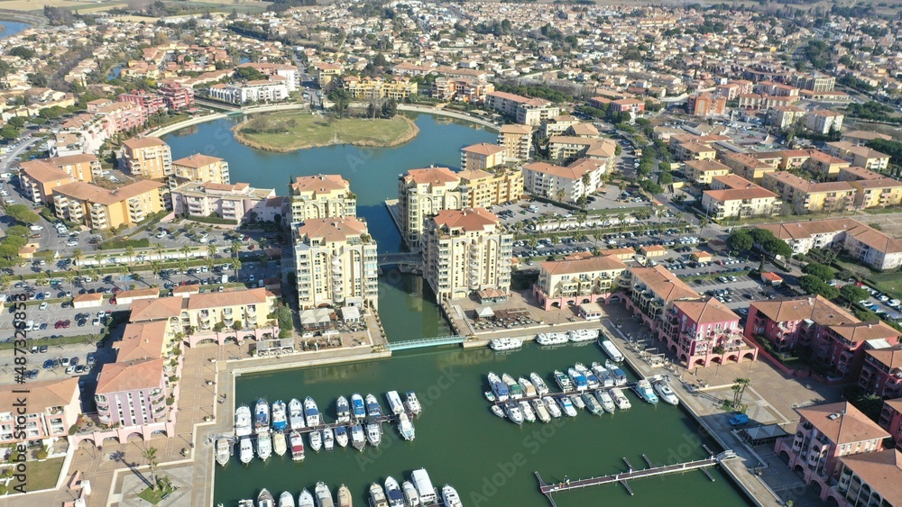 Obraz premium vue aérienne de Montpellier, Lattes et Mauguio dans le sud de la France en Occitanie