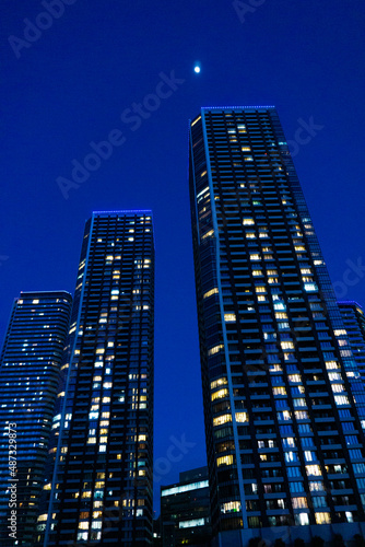 Night view of high-rise condominiums in Tokyo, Japan_05