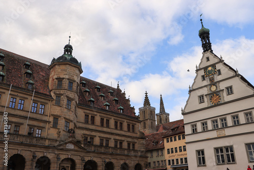 Rothenburg ob der Tauber; Marktplatz mit Rathaus, St. Jakob und Ratstrinkhalle