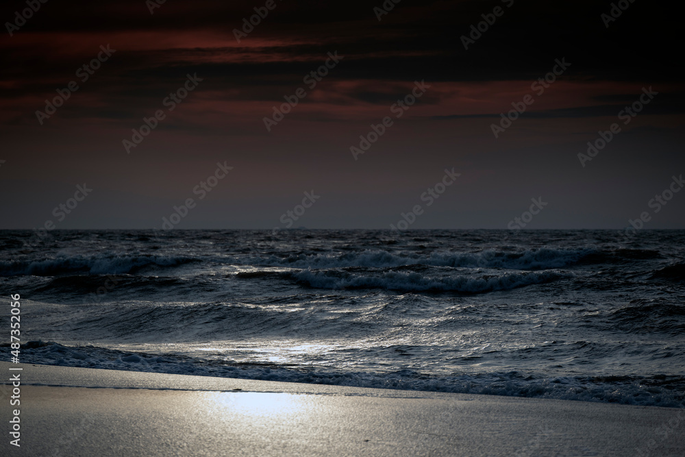 Obraz premium Baltic sea in cold stormy evening.