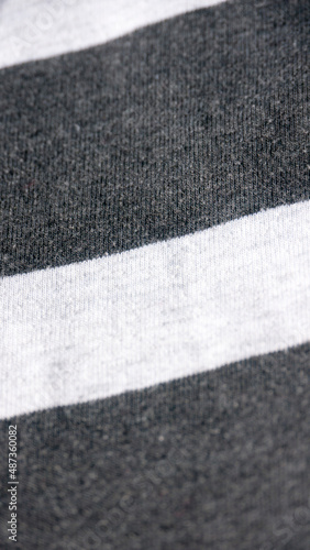Camiseta de algodón a rayas blanca y negra vieja photo
