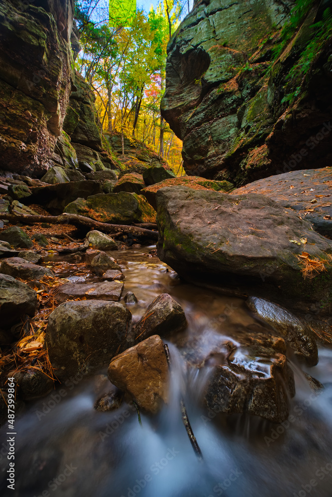 Fall colors around the river running through Parfrey's Glen, WI. Fall colors around the river running through Parfrey's Glen, WI.