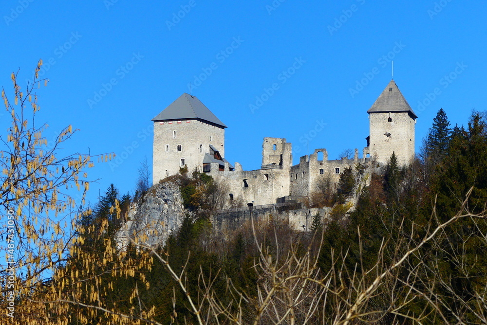 Fototapeta premium Burgruine Gallenstein, St. Gallen im Gesäuse