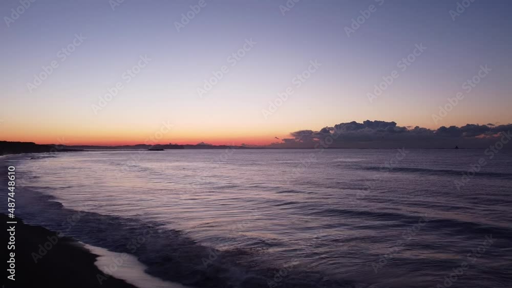 朝焼け時の海の空撮 朝焼け時の海の空撮