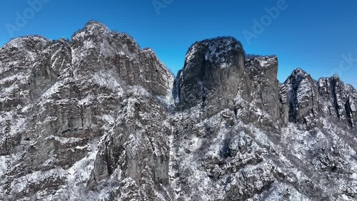 Wallpaper Mural 冬・雪山・ドローン・空撮 Torontodigital.ca