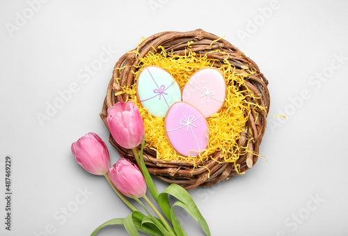 Pastel easter egg cookies i...
