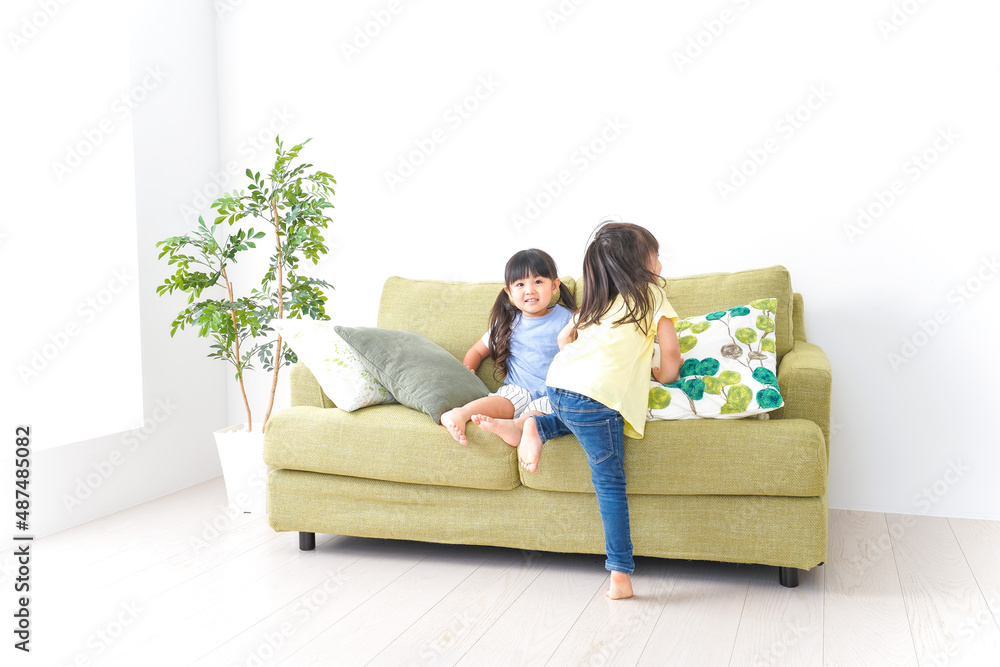 笑顔で遊ぶ子ども 笑顔で遊ぶ子ども