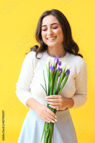 Happy woman with creative m...