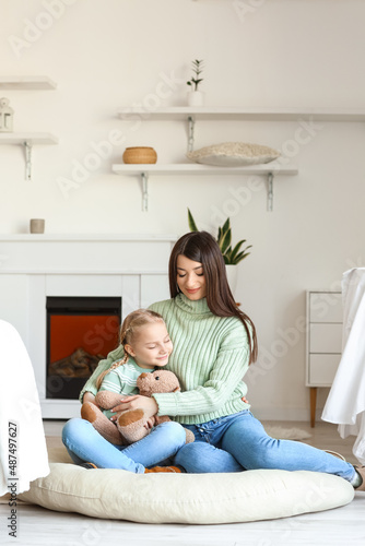 Little girl and her mother ...