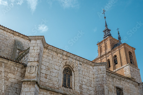 El campanario de la iglesia de san Pedro en la villa castellana de Tordesillas, España photo