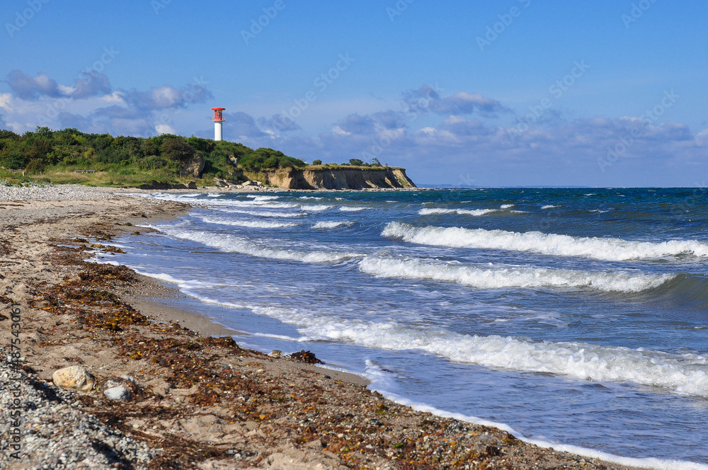 Am Strand und der Steilküste von Heiligenhafen an der Ostsee. Im