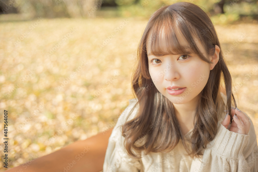 紅葉と女性 紅葉と女性
