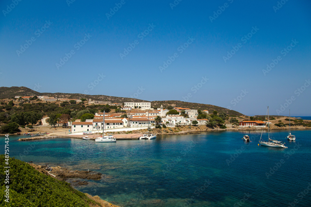 L'abitato di Cala d'Oliva all'Asinara