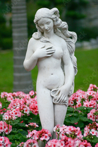 the Female Statue In tuen mun Park 26 March 2005