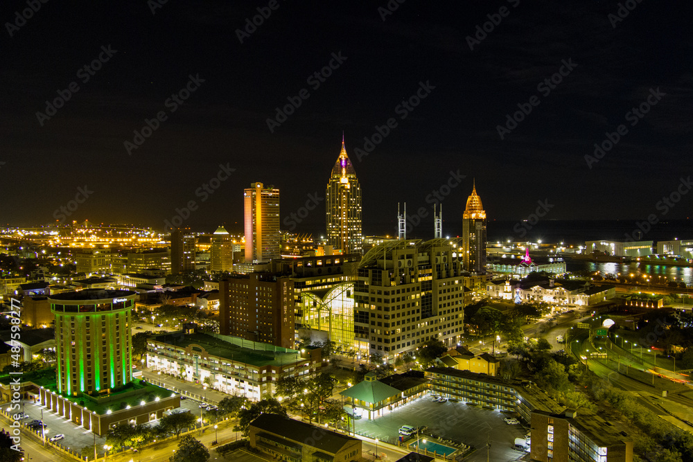 Obraz premium Mobile, Alabama at night 