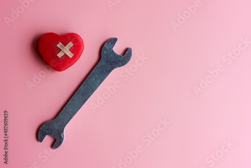 Vászonkép Fix, mend a broken heart concept