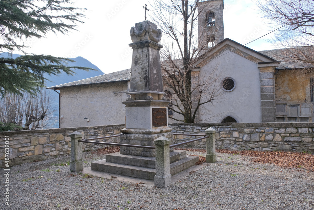 Il Monumento della Società di Mutuo Soccorso a Carate Urio in provincia di Como, Italia.