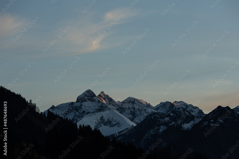 Obraz premium Trettachpitze und Hochfrotspitze