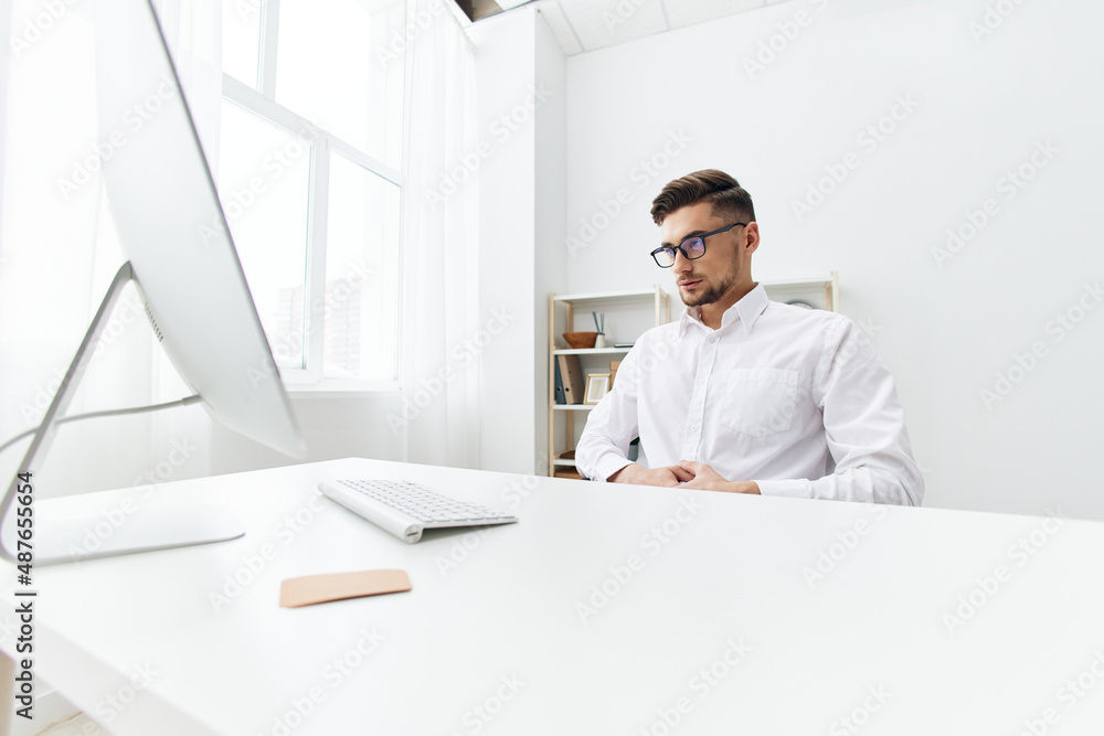 businessmen computer work internet official self confidence office