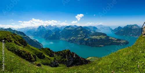 Ausblick vom Fronalpstock auf den Vierwaldstättersee und die Schweizer Alpen. photo