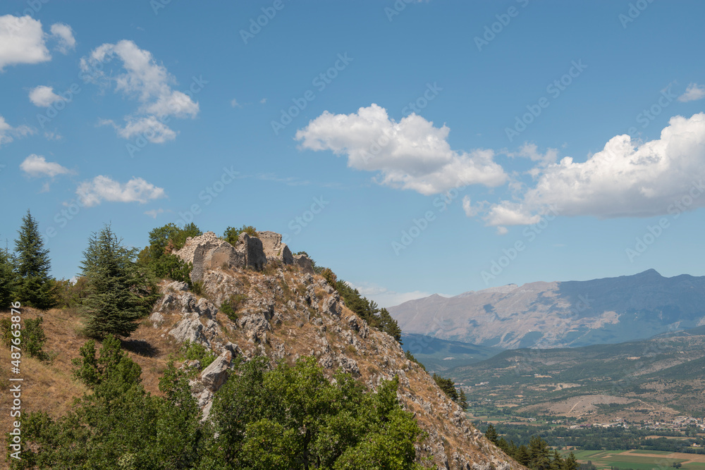 Ruderi del castello San Panfilo D'ocre aquila Abruzzo
	