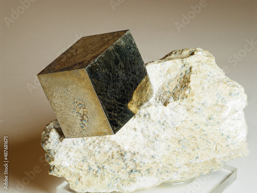 Canvas Print Cube pyrite on the mineral.